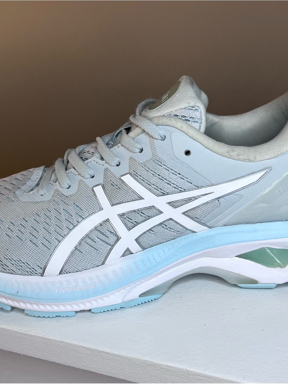 ASICS Women's size 9 Pale Blue & White Running Sneakers Dynamic Duomax Flytefoam - Picture 7 of 11